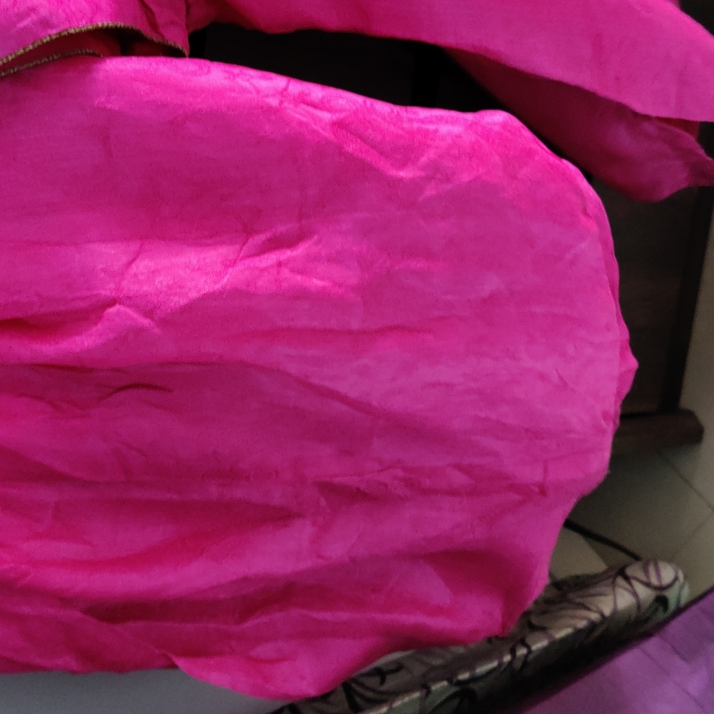 Pure Silk Suit - Picture 5 of 5